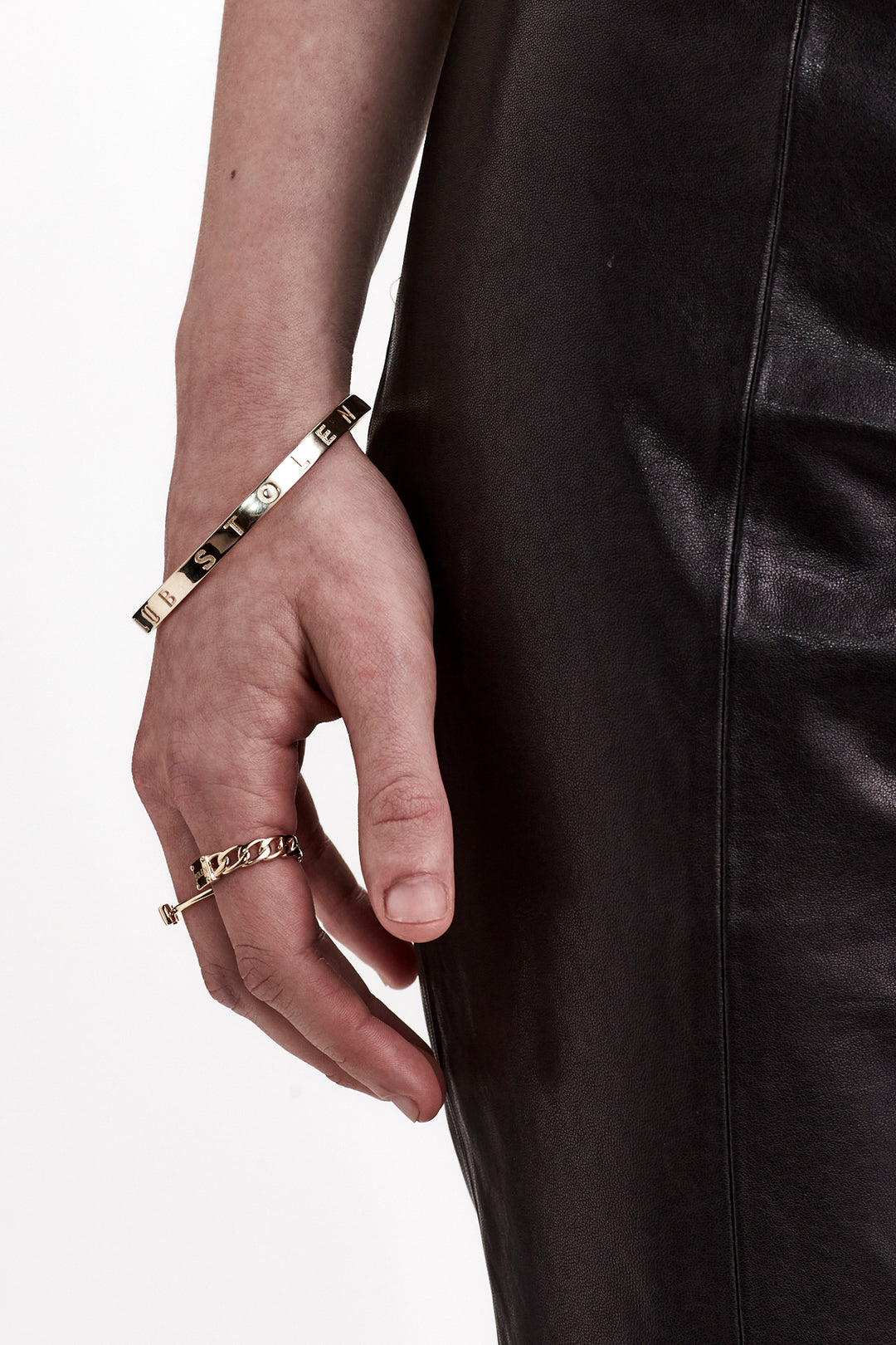 STOLEN BANGLE - GOLD PLATED