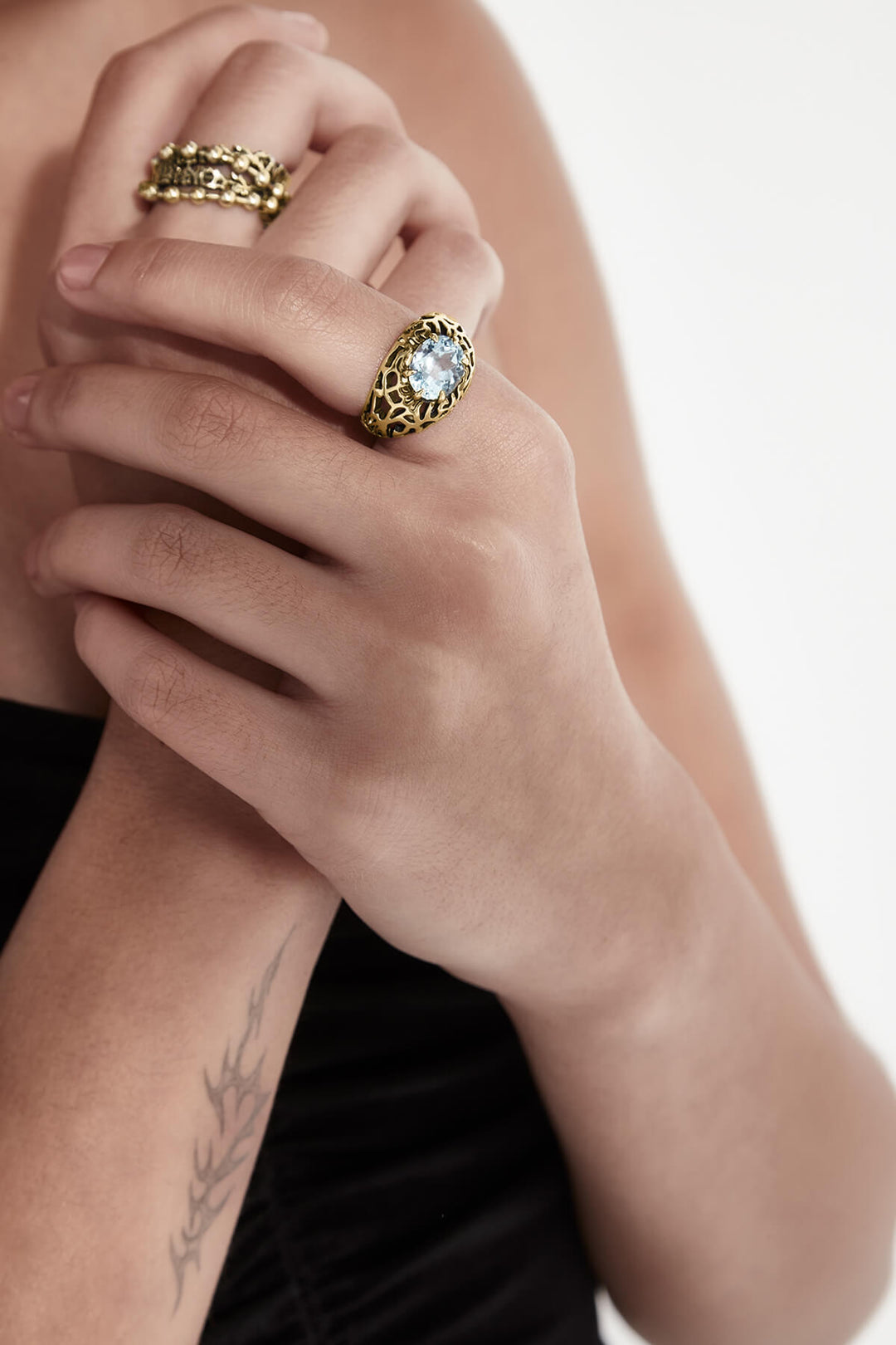 DELICATE DISTORTION SIGNET RING - GOLD PLATED