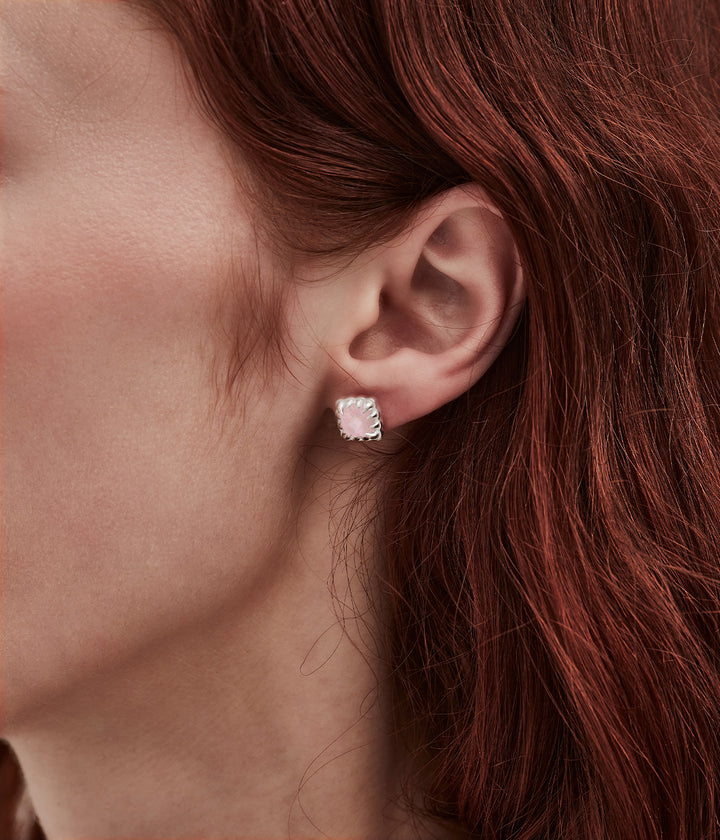 BABY CLAW STUDS - ROSE QUARTZ