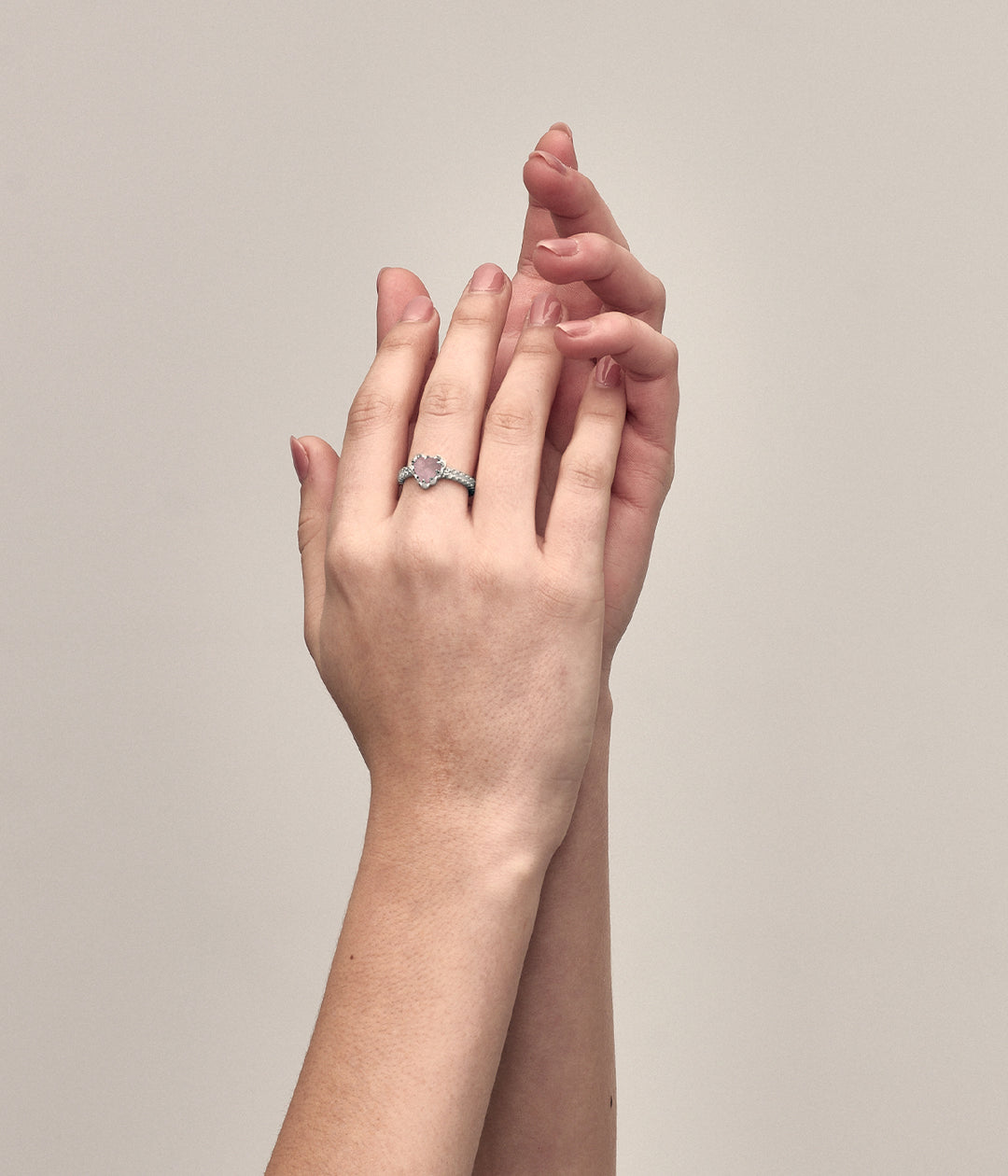 MINI LOVE CLAW RING - ROSE QUARTZ