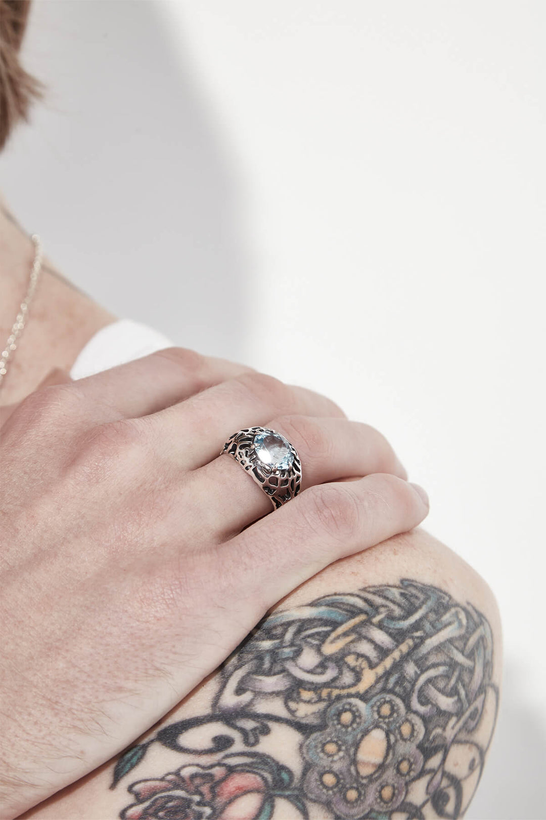 DELICATE DISTORTION SIGNET RING