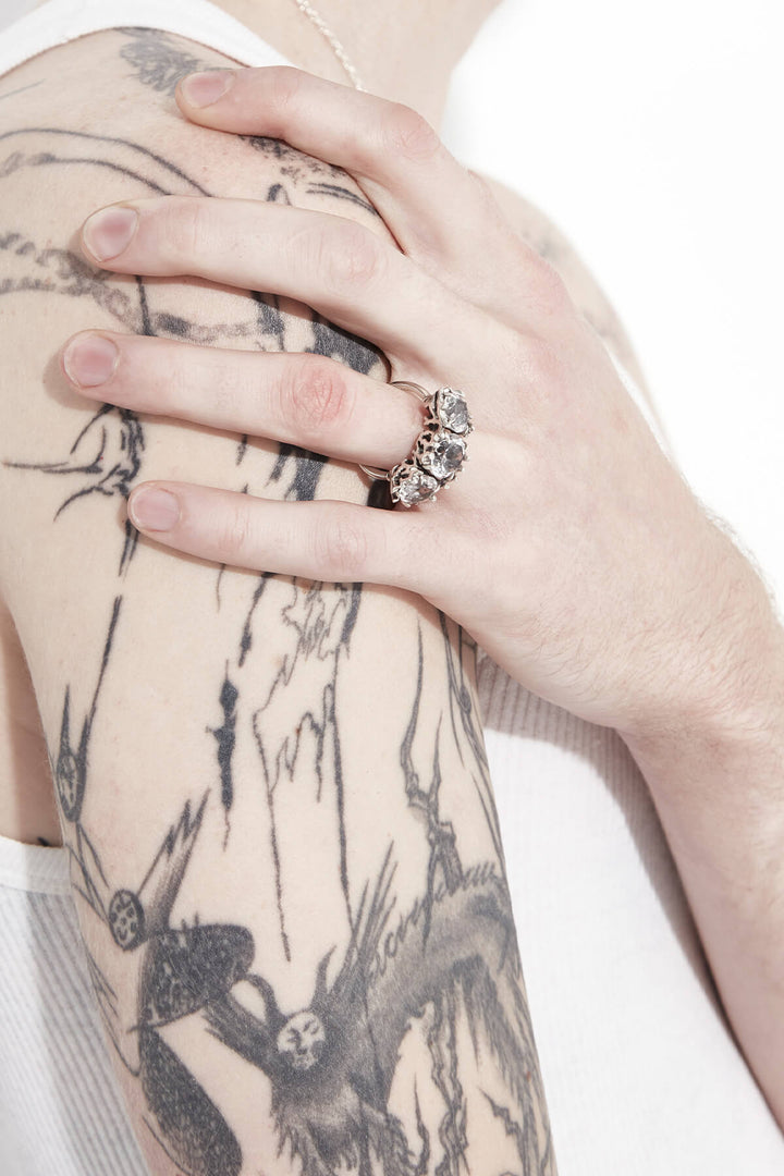 DELICATE DISTORTION COCKTAIL RING