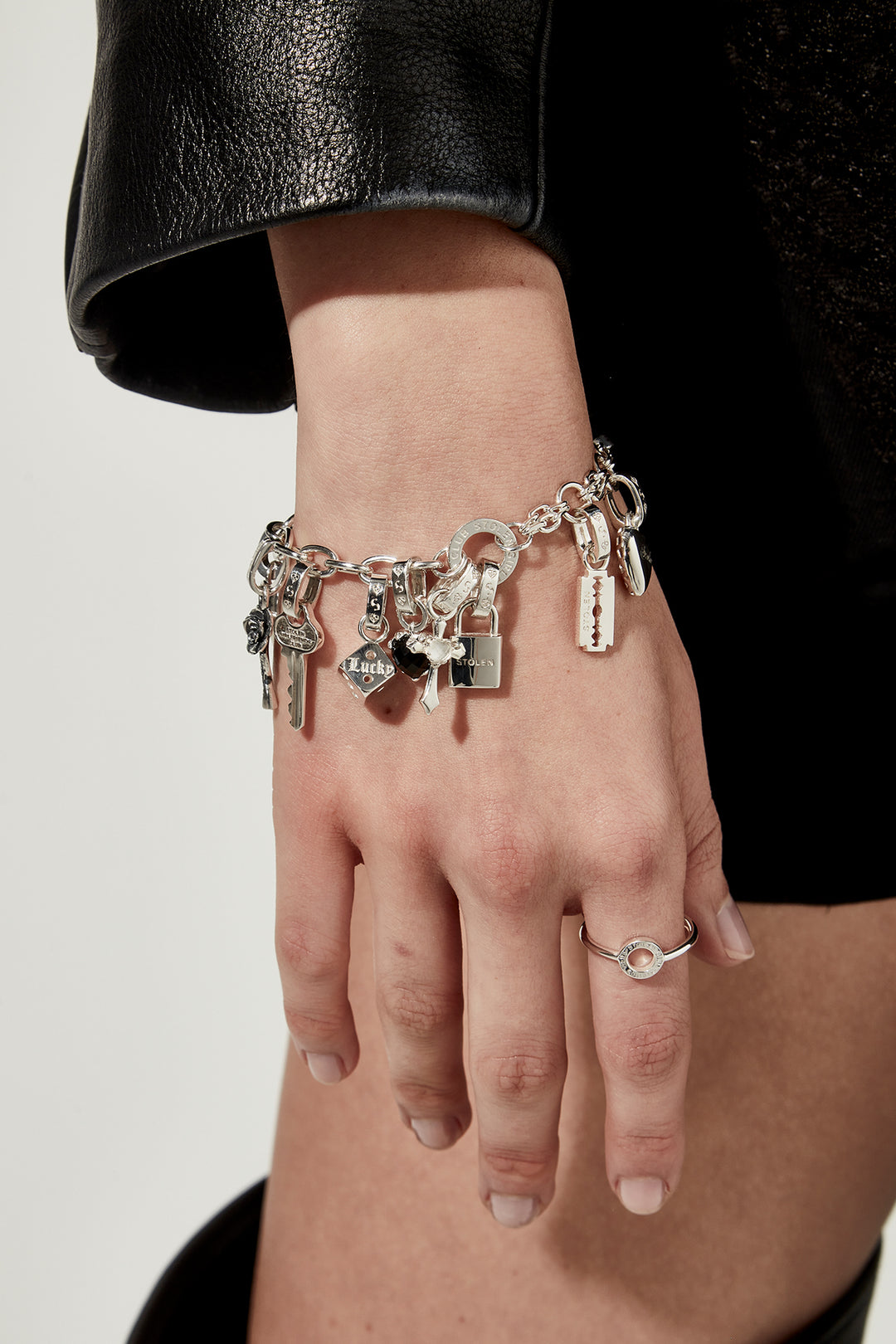 FULL CHARM BRACELET