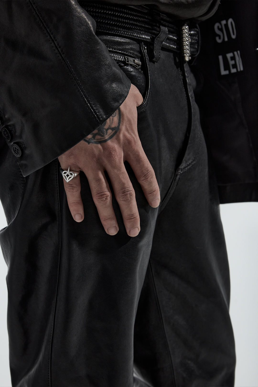 STARSTRUCK SIGNET RING