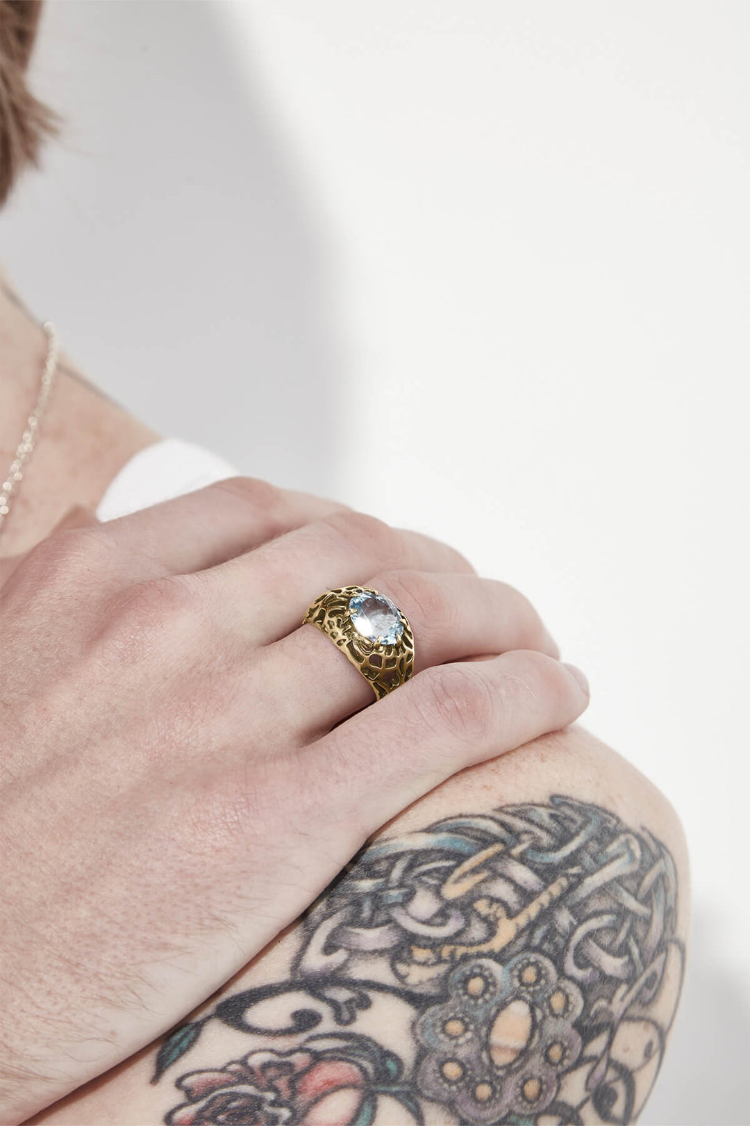 DELICATE DISTORTION SIGNET RING - GOLD PLATED