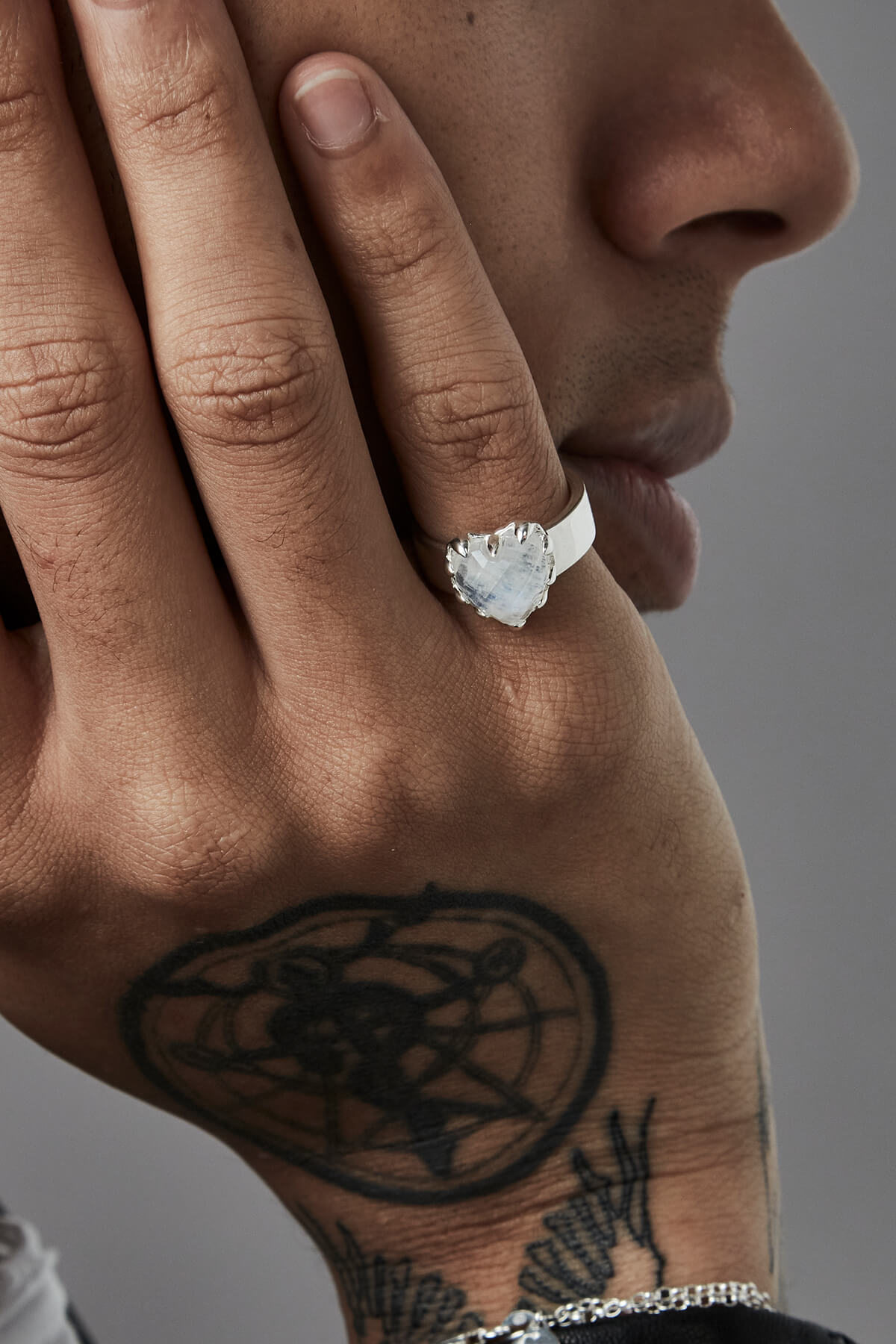 Stolen Girlfriends Club | LOVE CLAW HEART RING MOONSTONE