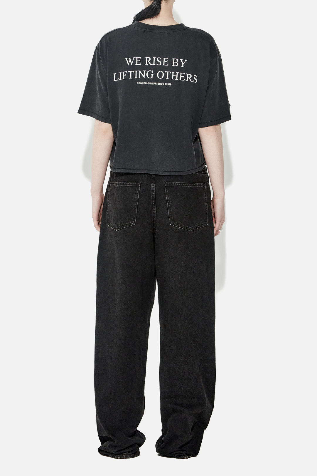 AVONDALE UNIVERSITY CROP T-SHIRT