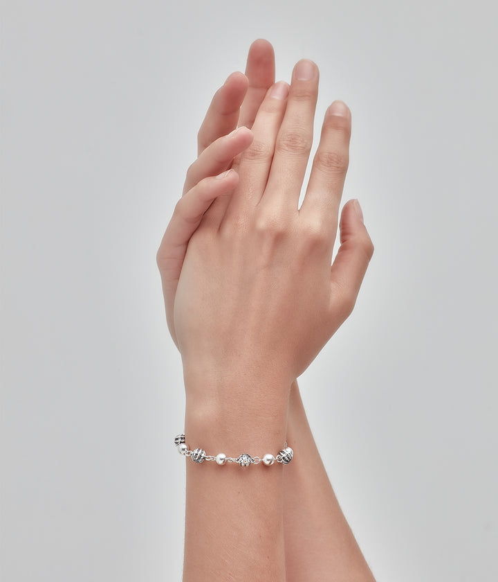DARKNESS AND LIGHT BALL CHAIN BRACELET
