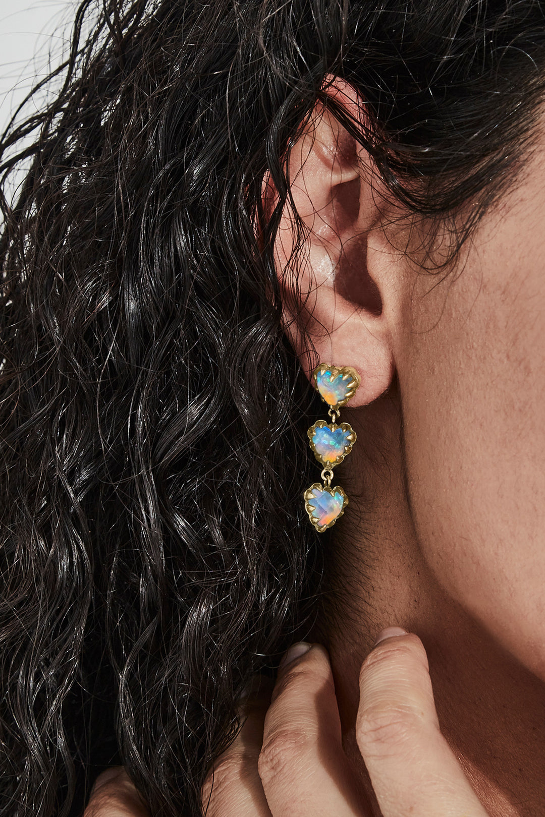 LOVE CLAW DROP EARRING BELLO OPAL - GOLD PLATED