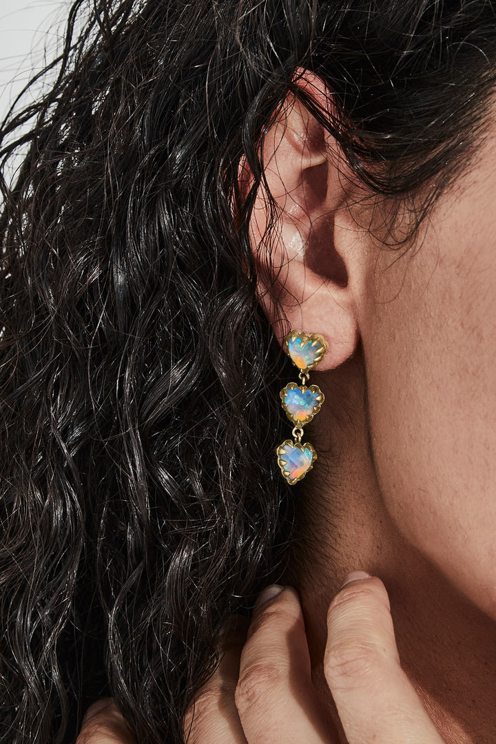 LOVE CLAW DROP EARRING BELLO OPAL - GOLD PLATED