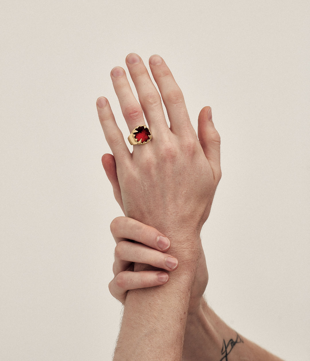 CLAW RING GARNET - GOLD VERMEIL