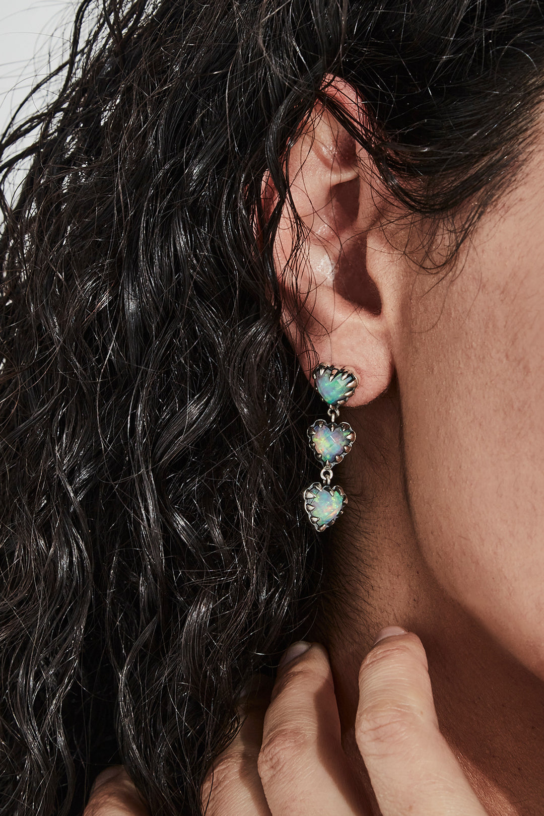 LOVE CLAW DROP EARRING BELLO OPAL