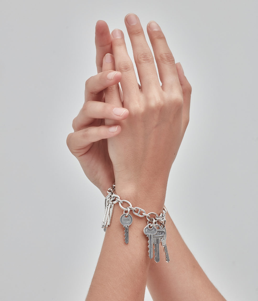 MULTI KEY CHARM BRACELET