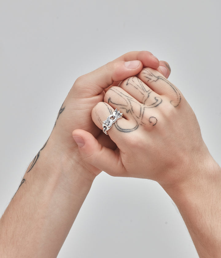 SPIKED CHAIN RING
