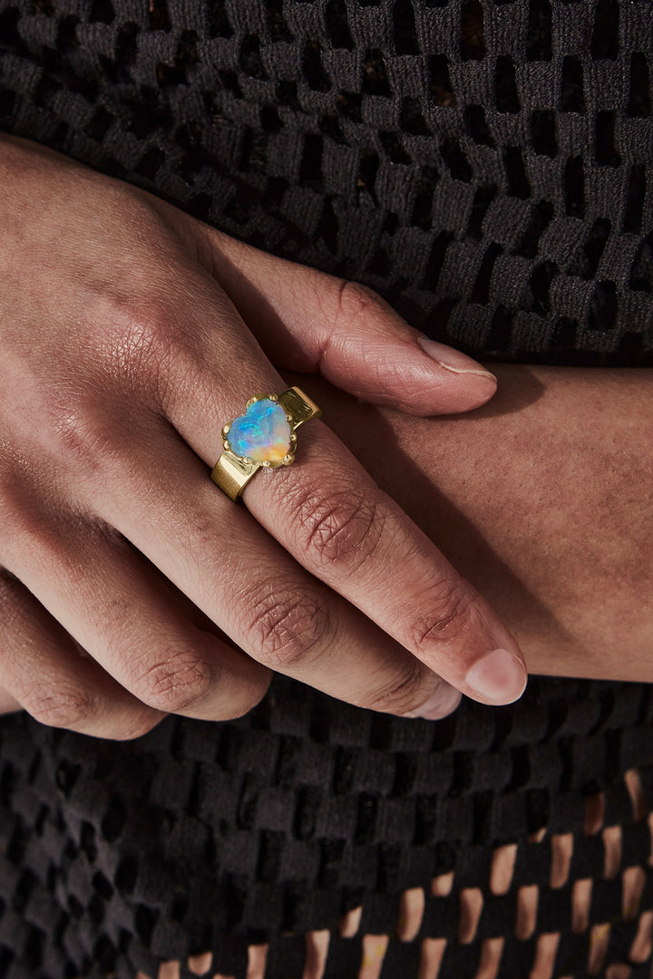 LOVE CLAW RING BELLO OPAL - GOLD PLATED