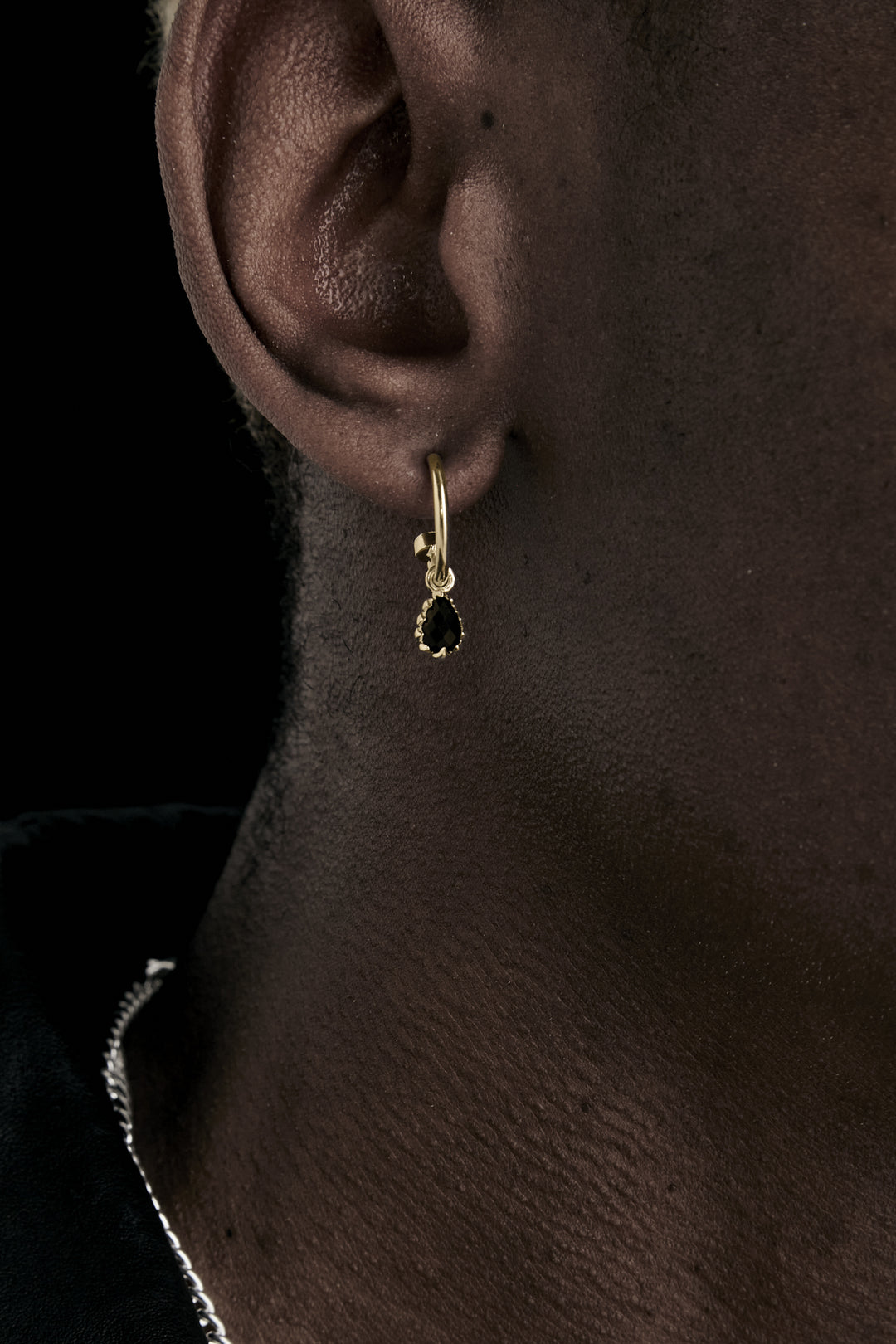 LOVE CLAW TEARDROP ANCHOR ONYX GOLD PLATED