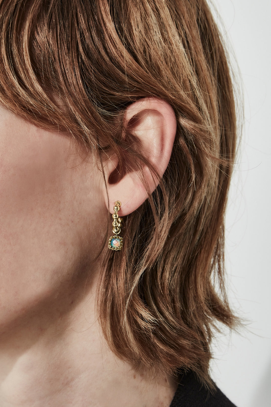 BABY CLAW SLEEPER EARRINGS BELLO OPAL - GOLD PLATED