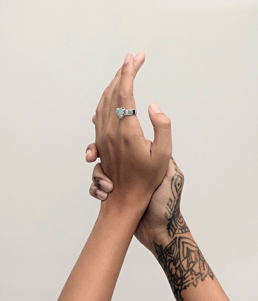 LOVE CLAW RING BELLO OPAL
