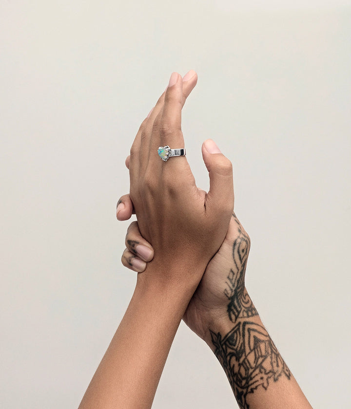 LOVE CLAW RING BELLO OPAL