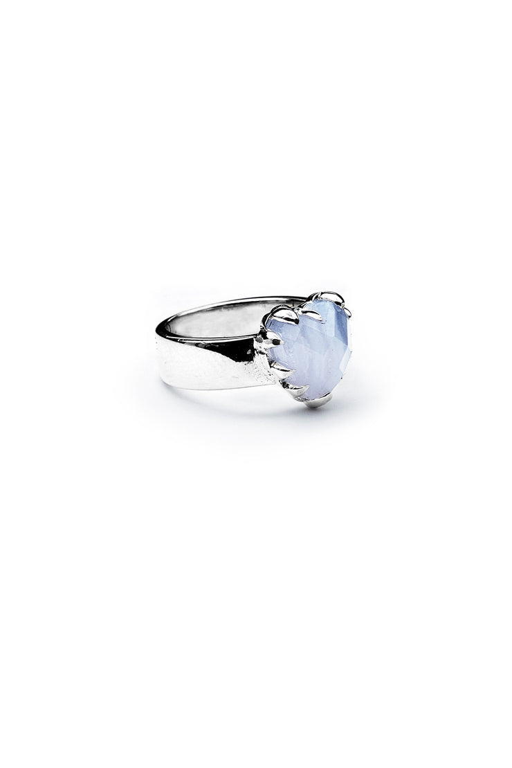 LOVE CLAW RING BLUE LACE AGATE