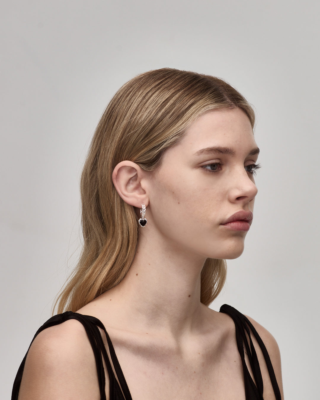 LOVE CLAW CURB HOOPS - ONYX