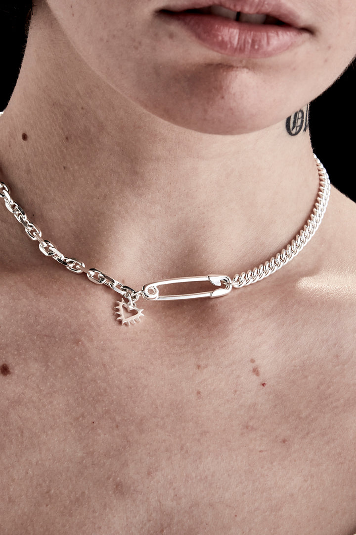 SAFETY PIN CHOKER