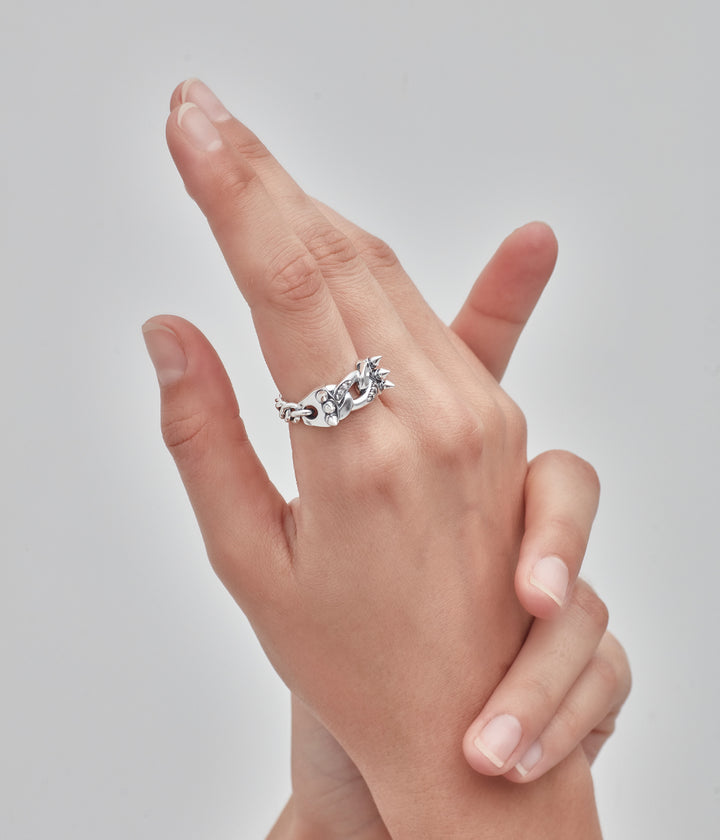 SPIKED CHAIN RING
