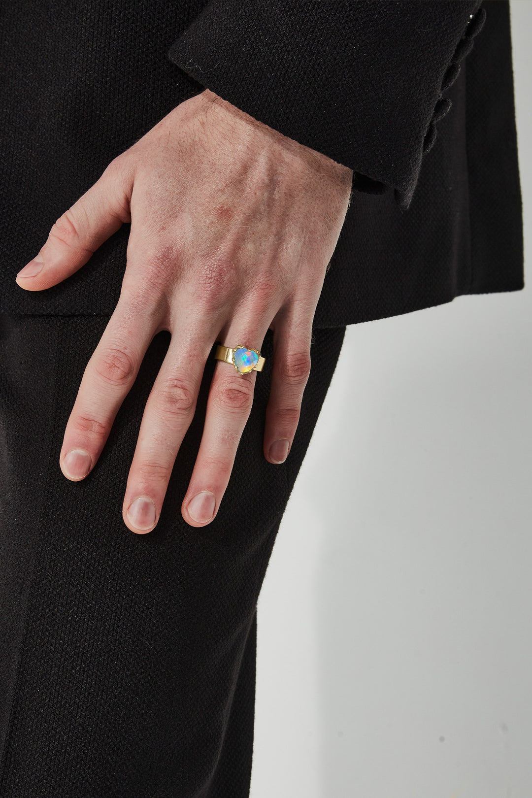LOVE CLAW RING BELLO OPAL - GOLD PLATED