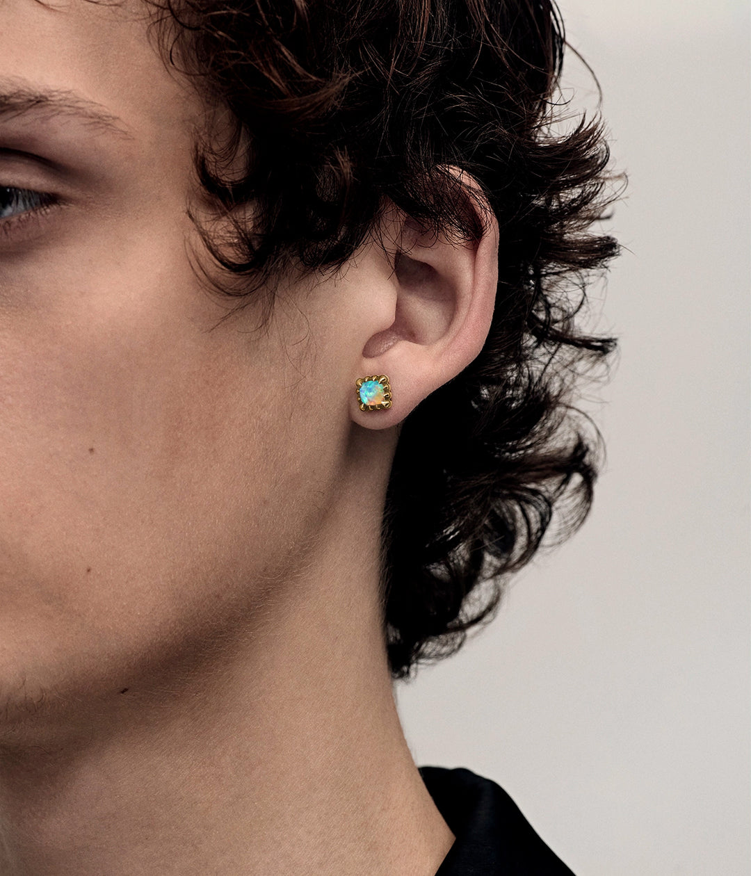 BABY CLAW STUDS BELLO OPAL - GOLD PLATED