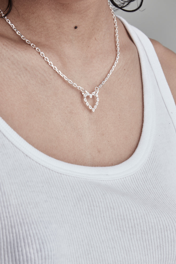 CHAIN HEART NECKLACE