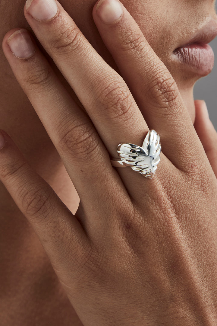 HEART CAGE RING