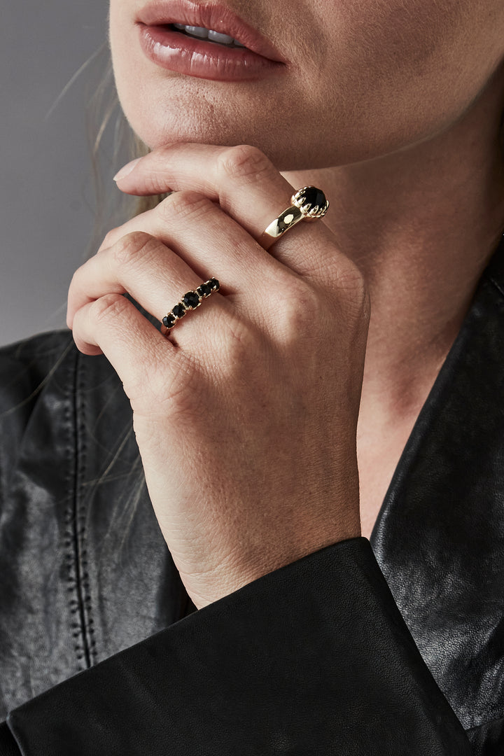 HALO CLUSTER RING - ONYX / GOLD PLATED