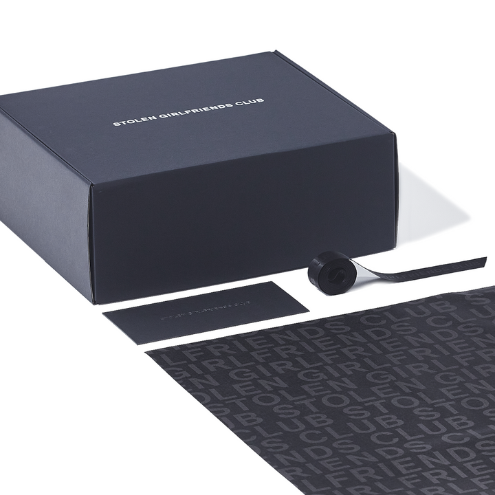 DELUXE APPAREL GIFT BOX SET