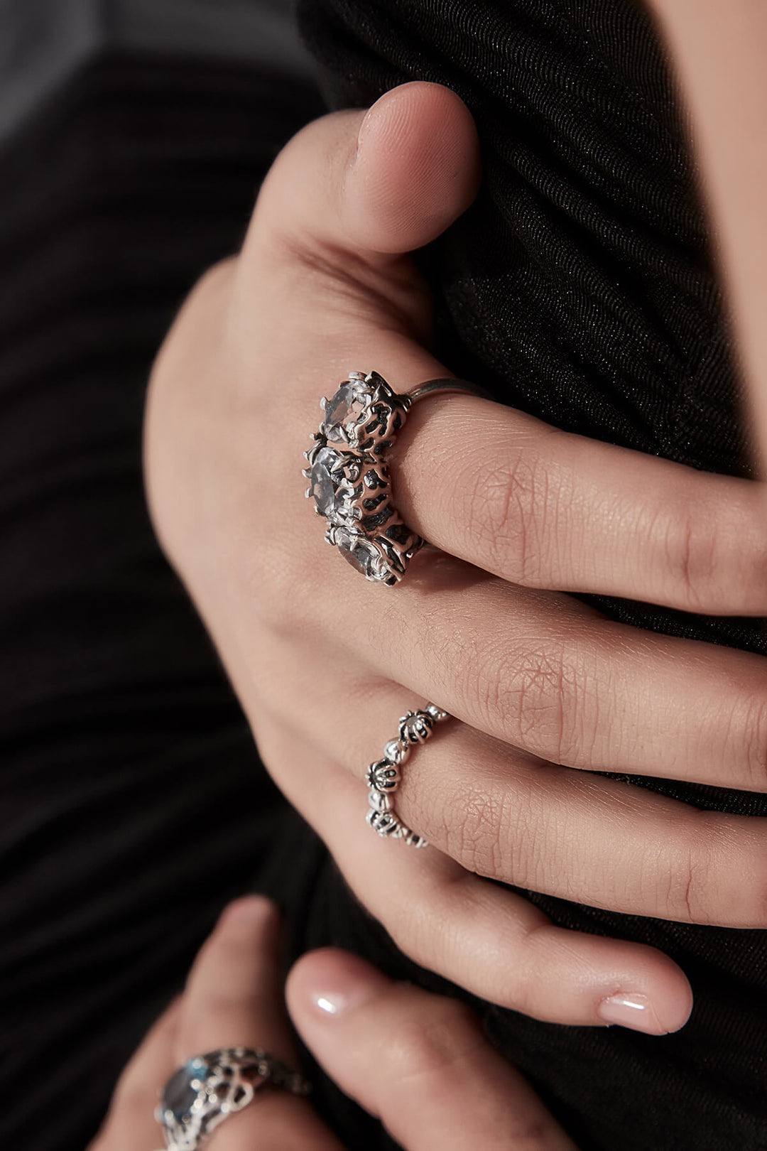 DELICATE DISTORTION COCKTAIL RING