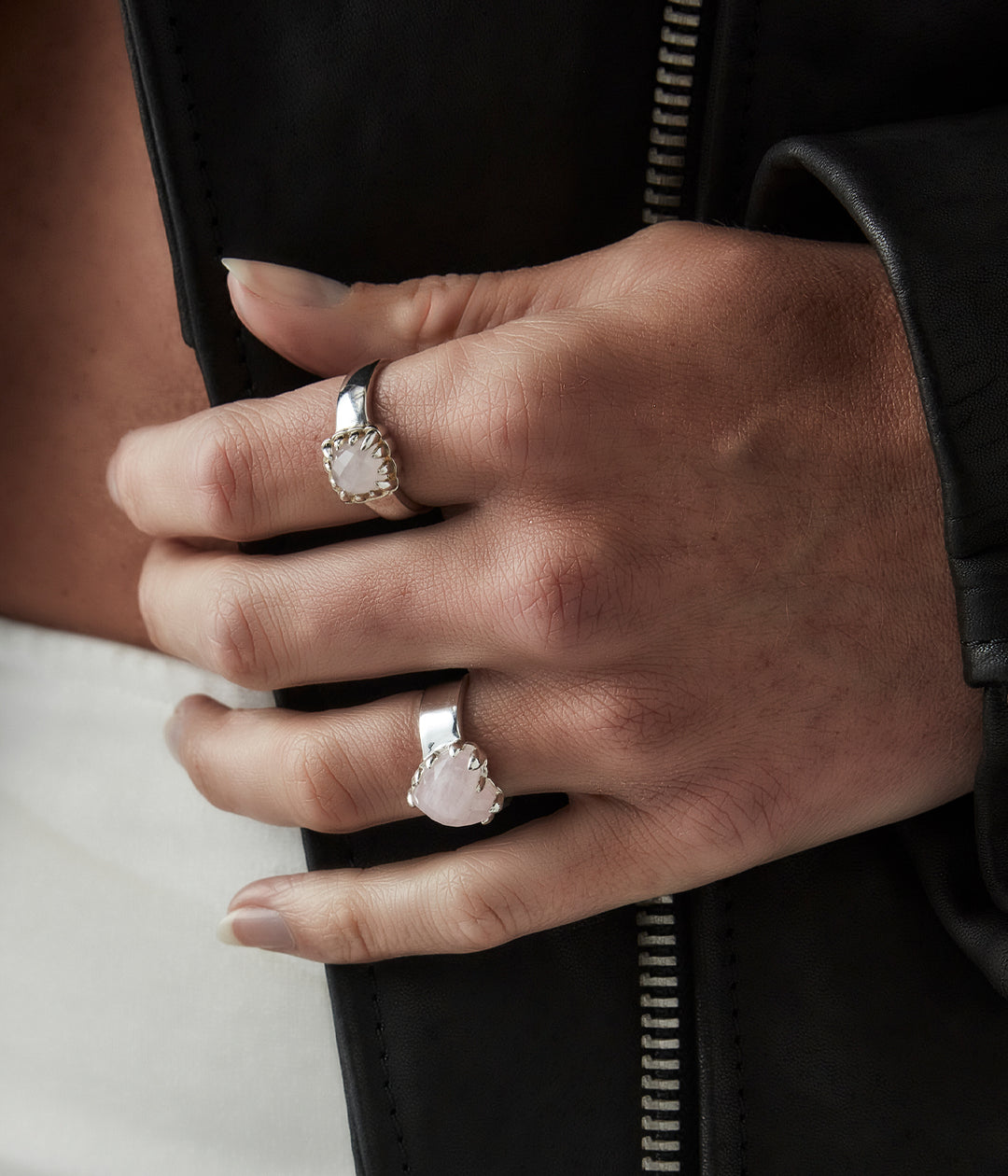 BABY CLAW RING ROSE QUARTZ