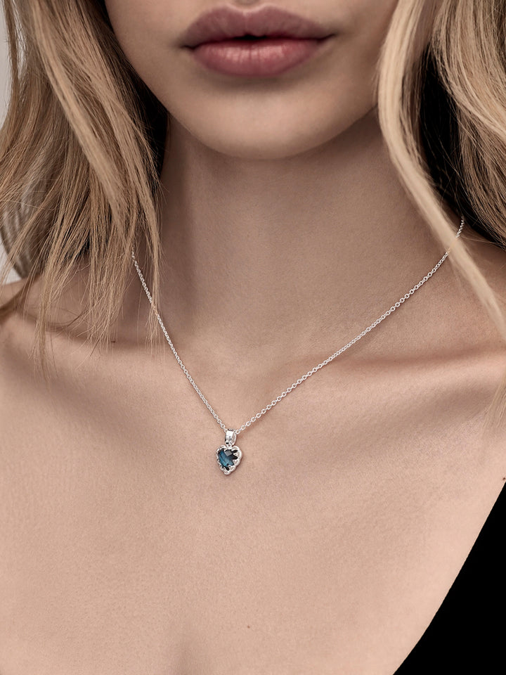 MINI LOVE CLAW NECKLACE - LONDON TOPAZ