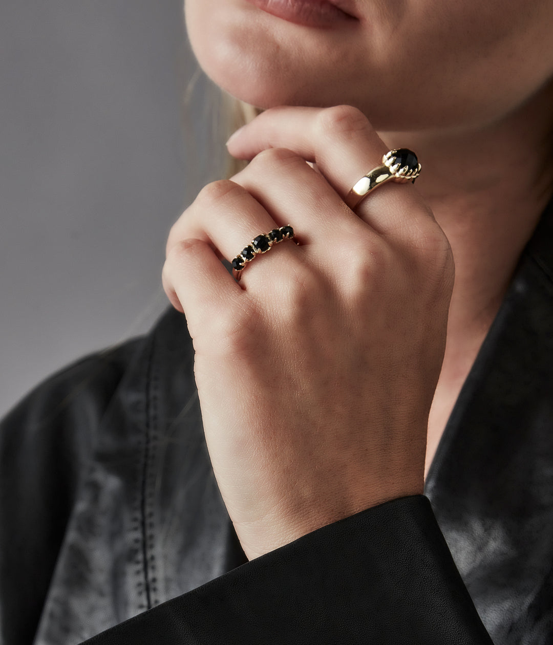 BABY CLAW RING ONYX - GOLD PLATED