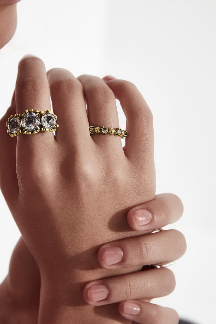 DELICATE DISTORTION COCKTAIL RING - GOLD PLATED