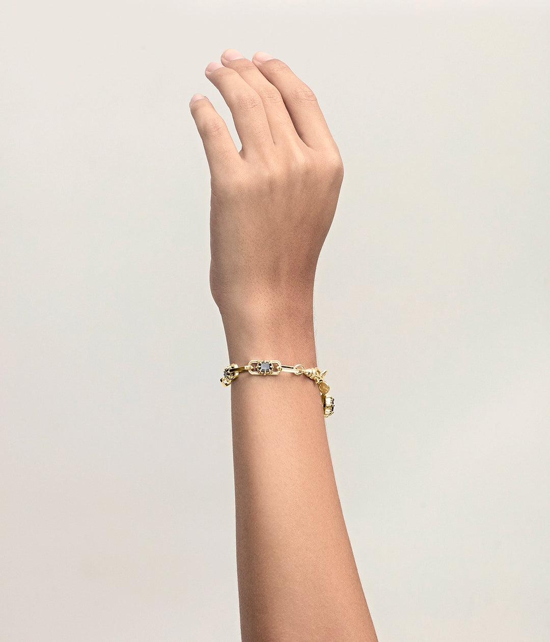 DAHLIA'S EMBRACE COCKTAIL BRACELET - 18K GOLD PLATED