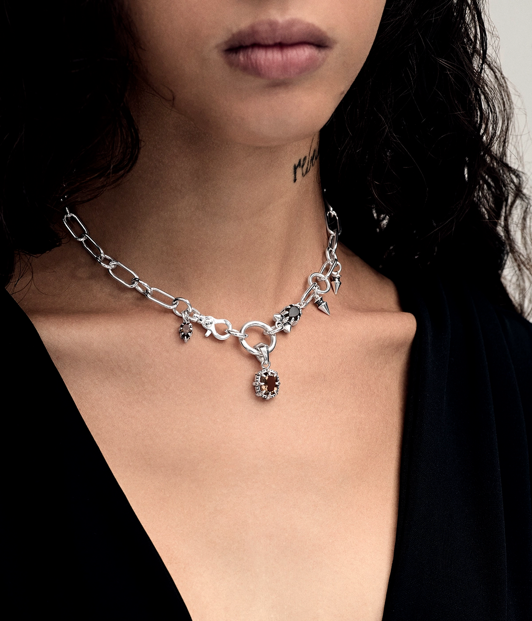 DAHLIA'S EMBRACE COCKTAIL CHOKER