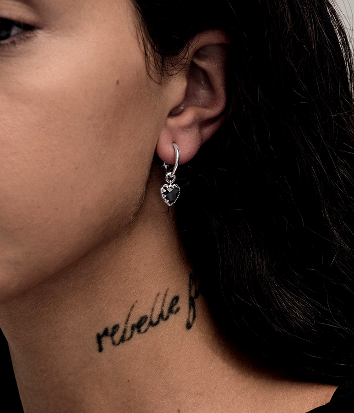 LOVE CLAW ANCHOR EARRING ONYX