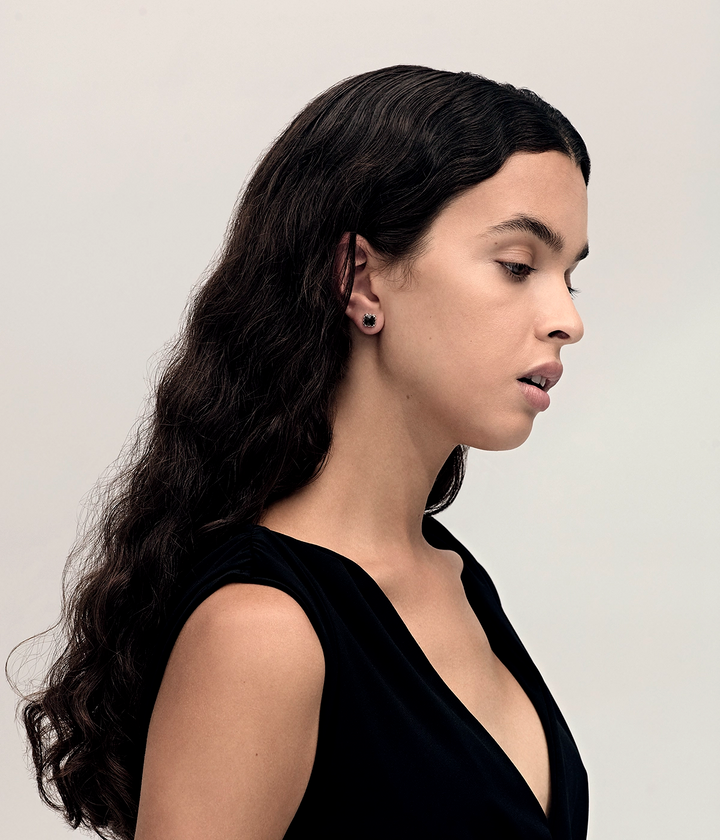 BABY CLAW STUDS ONYX