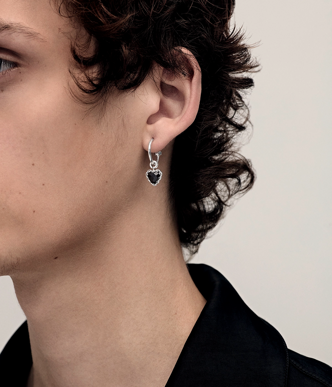LOVE CLAW ANCHOR EARRING ONYX