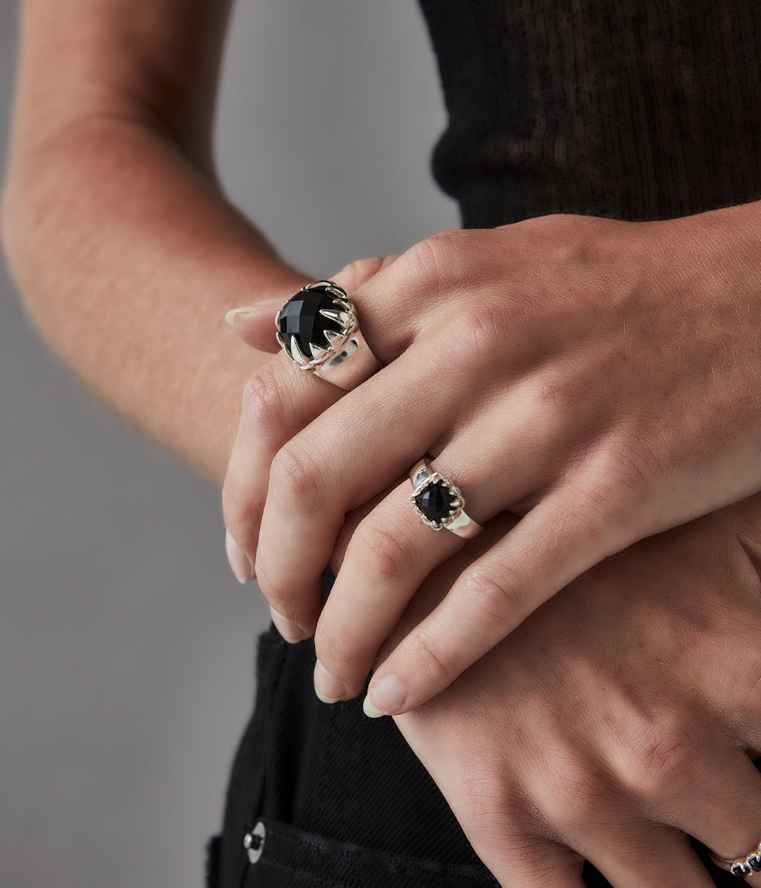 BABY CLAW RING ONYX