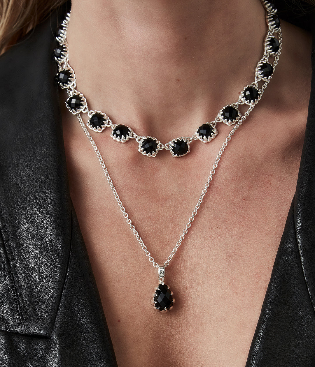 LOVE CLAW ETERNITY NECKLACE ONYX