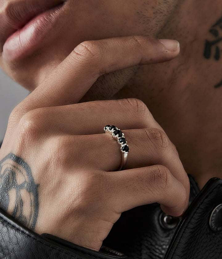 HALO CLUSTER RING ONYX