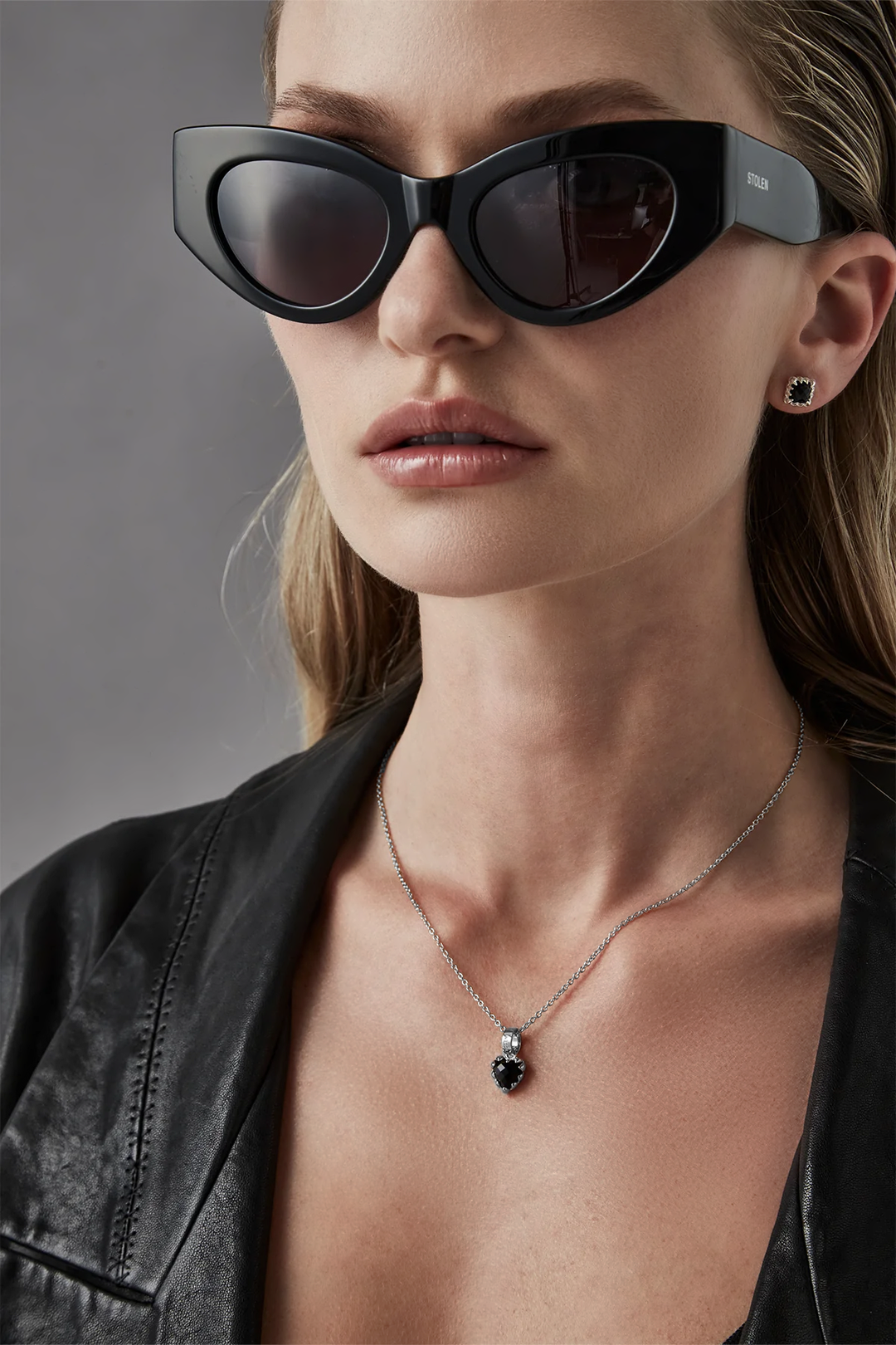 MINI LOVE CLAW NECKLACE ONYX