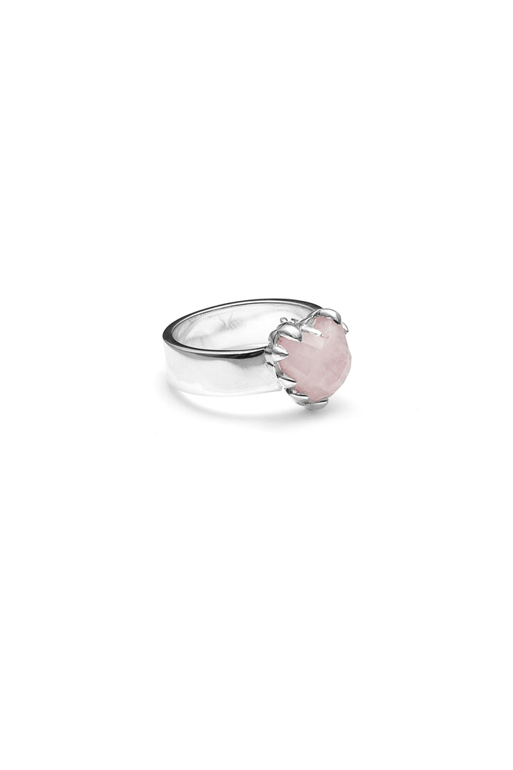 LOVE CLAW RING ROSE QUARTZ